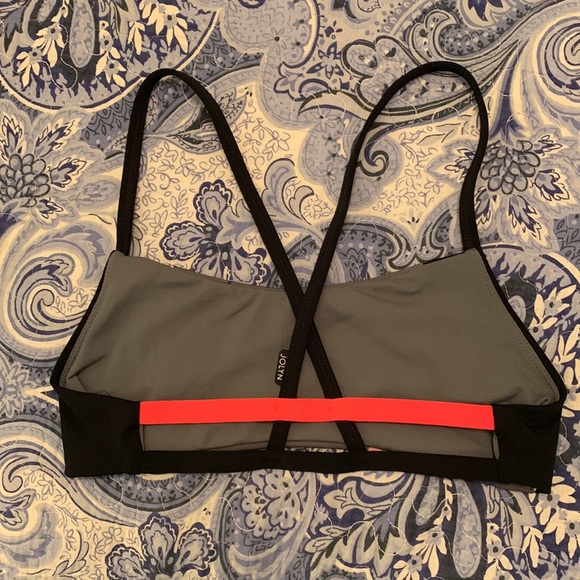 GUC Jolyn Holden top, size S, color “Dashed” - Picture 2 of 6